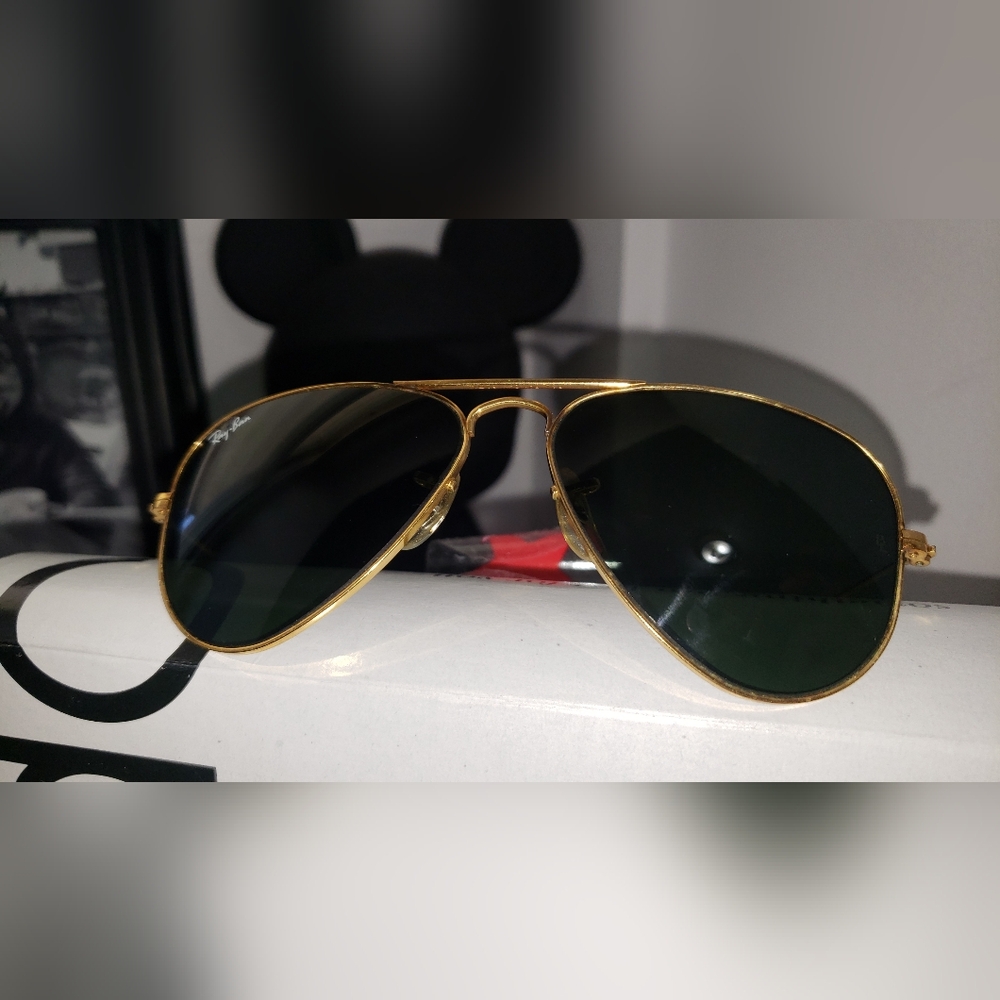 Ray-Ban Gold and Black Aviator Sunglasses - Picture 11 of 15